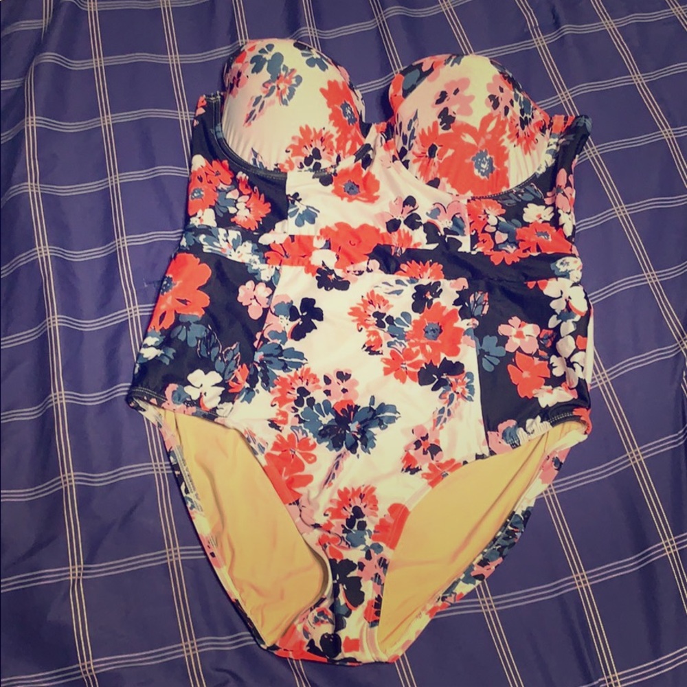 GORGEOUS ModCloth One Piece Swimsuit